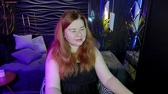 Snapshot of Mrs_Emilia chatting on December 2024 04:04:02 AM Mrs Emilia online show from December 2024 04:04:02 AM