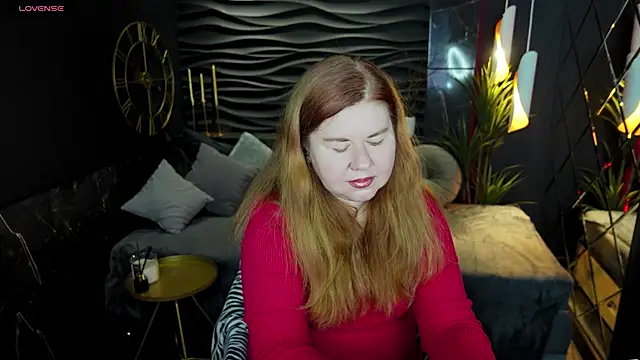 Snapshot of Mrs_Emilia chatting on December 2024 03:49:02 AM Mrs Emilia online show from December 2024 03:49:02 AM