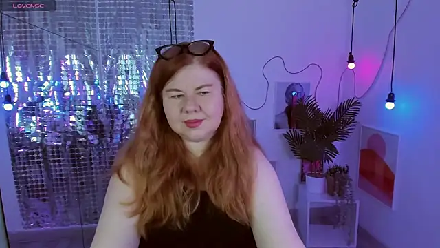 Snapshot of Mrs_Emilia chatting on December 2024 08:10:02 PM Mrs Emilia online show from December 2024 08:10:02 PM