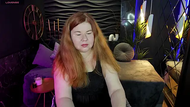 Snapshot of Mrs_Emilia chatting on December 2024 01:40:02 AM Mrs Emilia online show from December 2024 01:40:02 AM