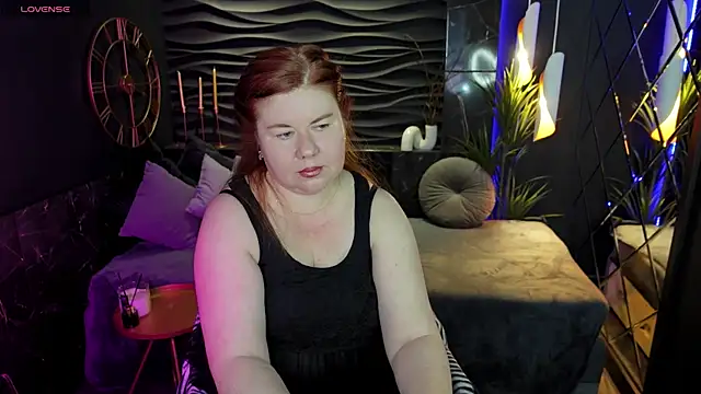 Snapshot of Mrs_Emilia chatting on December 2024 04:44:02 AM Mrs Emilia online show from December 2024 04:44:02 AM