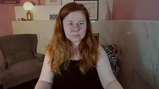 Snapshot of Mrs_Emilia chatting on December 2024 02:06:01 PM Mrs Emilia online show from December 2024 02:06:01 PM