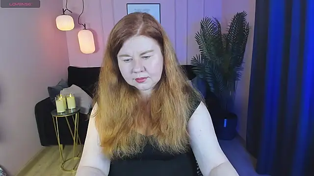 Snapshot of Mrs_Emilia chatting on December 2024 05:18:02 PM Mrs Emilia online show from December 2024 05:18:02 PM