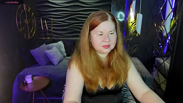 Snapshot of Mrs_Emilia chatting on December 2024 09:41:01 PM Mrs Emilia online show from December 2024 09:41:01 PM