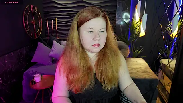 Snapshot of Mrs_Emilia chatting on December 2024 10:36:02 PM Mrs Emilia online show from December 2024 10:36:02 PM