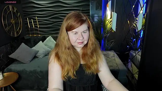 Snapshot of Mrs_Emilia chatting on December 2024 03:35:01 AM Mrs Emilia online show from December 2024 03:35:01 AM