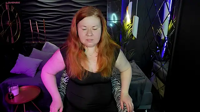 Snapshot of Mrs_Emilia chatting on December 2024 09:30:02 PM Mrs Emilia online show from December 2024 09:30:02 PM