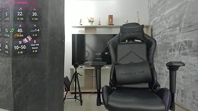 LunaBaker-1 online show from October 2025 08:09:01 PM