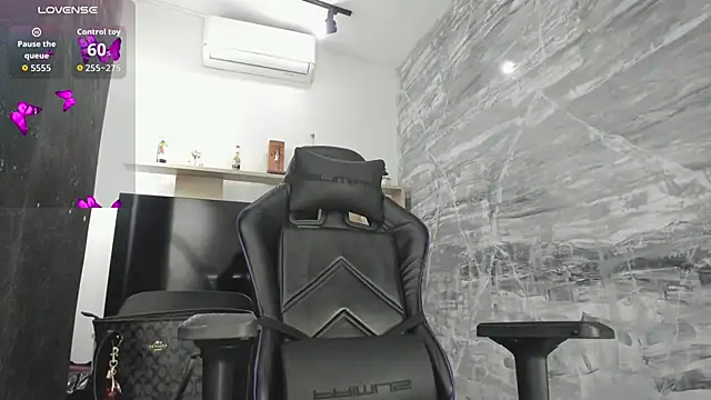 LunaBaker-1 online show from September 2025 08:15:02 PM