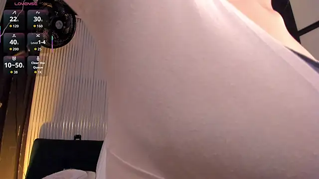LunaBaker-1 online show from May 2026 06:31:02 AM