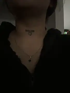 Snapshot of LunaBaker-1 chatting on January 2026 10:30:02 PM LunaBaker-1 online show from January 2026 10:30:02 PM