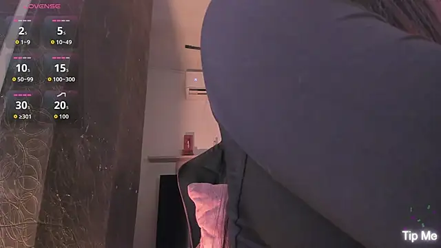 Snapshot of LunaBaker-1 chatting on December 2025 05:14:02 PM LunaBaker-1 online show from December 2025 05:14:02 PM