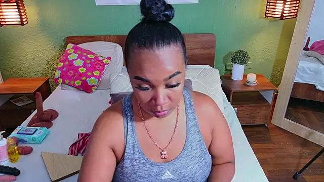 Snapshot of dannaahbrown chatting on June 2026 06:41:02 PM dannaahbrown online show from June 2026 06:41:02 PM