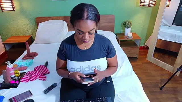 dannaahbrown online show from December 2025 12:53:01 PM