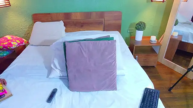 dannaahbrown online show from April 2026 04:11:02 PM