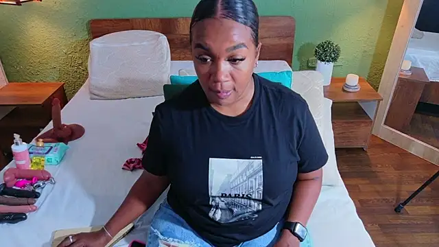 Snapshot of dannaahbrown chatting on July 2026 04:32:01 PM dannaahbrown online show from July 2026 04:32:01 PM