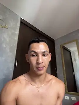 Snapshot of liuscast22 chatting on November 2025 04:18:02 PM liuscast22 online show from November 2025 04:18:02 PM