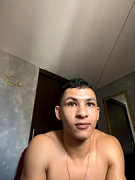 Snapshot of liuscast22 chatting on October 2025 04:18:01 PM liuscast22 online show from October 2025 04:18:01 PM