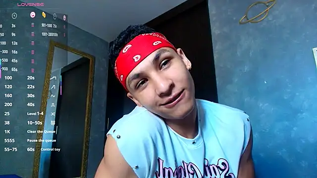 Snapshot of liuscast22 chatting on November 2025 01:10:02 PM liuscast22 online show from November 2025 01:10:02 PM