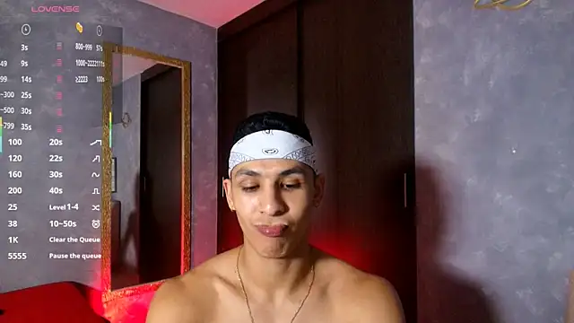 Snapshot of liuscast22 chatting on November 2025 01:32:02 AM liuscast22 online show from November 2025 01:32:02 AM