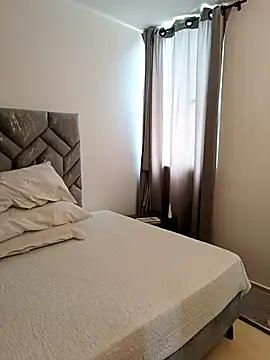 MIYESSI online show from November 2025 06:19:02 PM