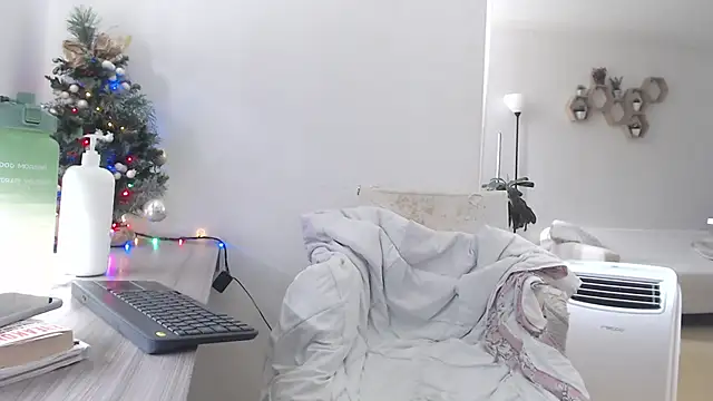 MIYESSI online show from January 2026 05:27:01 PM