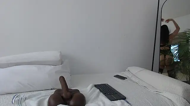 MIYESSI online show from February 2026 06:52:01 PM