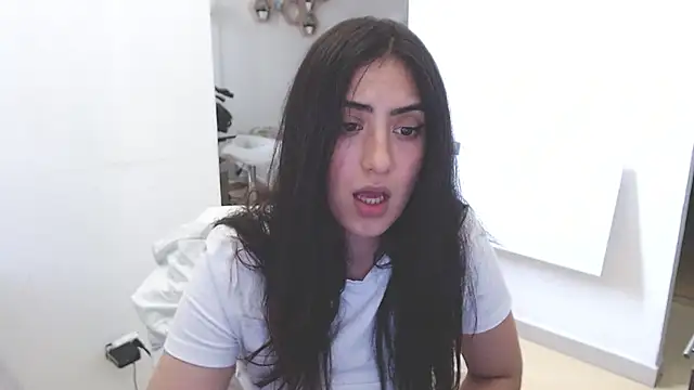 MIYESSI online show from April 2026 08:36:02 PM