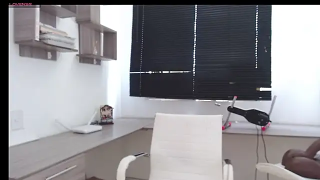 MIYESSI online show from March 2025 06:23:01 PM