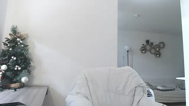 MIYESSI online show from February 2026 02:02:01 PM