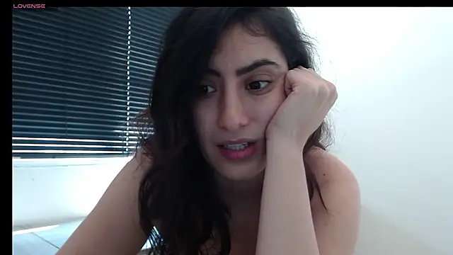 MIYESSI online show from February 2025 07:37:01 PM