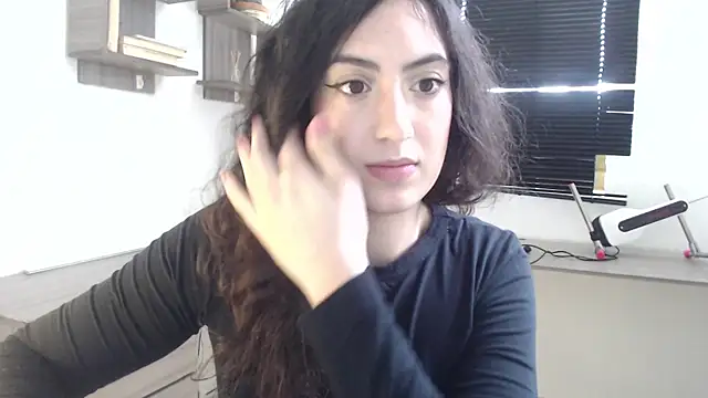 MIYESSI online show from October 2025 06:53:02 PM