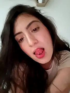 MIYESSI online show from January 2026 07:12:01 PM