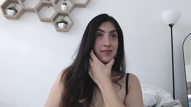 MIYESSI online show from February 2026 03:25:02 PM