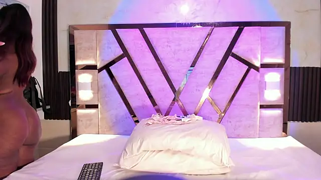 Athenea Mills online show from March 2026 06:54:01 PM