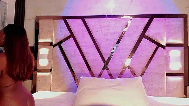 Athenea Mills online show from March 2026 06:52:01 PM