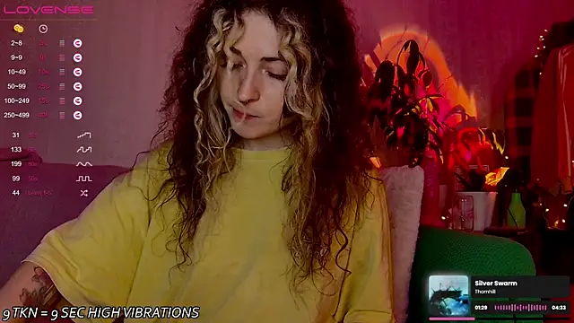 IttyKitty online show from November 2025 09:07:01 PM