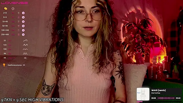 IttyKitty online show from September 2025 10:38:02 PM