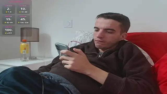 Tombgy07 online show from November 2025 01:37:02 PM