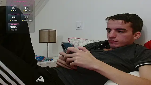 Tombgy07 online show from December 2025 08:30:01 PM