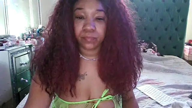 Snapshot of YasmineMinaj chatting on February 2026 04:05:02 PM YasmineMinaj online show from February 2026 04:05:02 PM