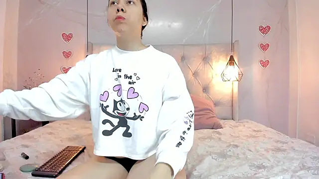 Snapshot of SakuraLee_ chatting on April 2026 01:40:01 PM SakuraLee online show from April 2026 01:40:01 PM
