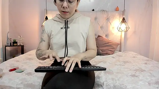 Snapshot of SakuraLee_ chatting on October 2025 01:52:01 PM SakuraLee online show from October 2025 01:52:01 PM