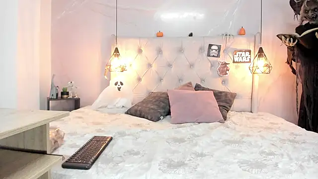 SakuraLee  online show from October 2025 01:42:05 PM