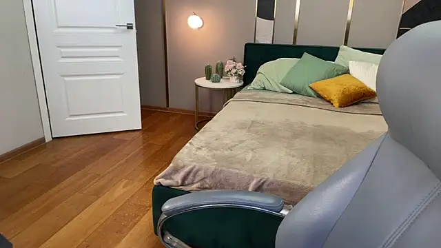 anita blairr online show from April 2026 01:01:01 AM