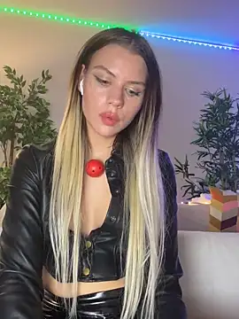 KittyKatyDream online show from March 2025 01:00:02 AM