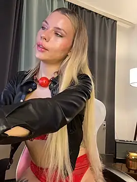 Snapshot of KittyKatyDream chatting on May 2026 02:10:01 PM KittyKatyDream online show from May 2026 02:10:01 PM