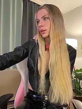 KittyKatyDream online show from April 2026 06:43:01 PM