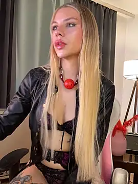 KittyKatyDream online show from April 2026 04:43:02 PM