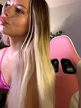 KittyKatyDream online show from November 2025 02:45:02 PM